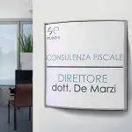 Targa a parete da 21 cm di larghezza con pvc antiriflesso