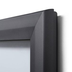 Bacheca da esterno con certificazione IP56 apertura a ribalta dettaglio grigio antracite