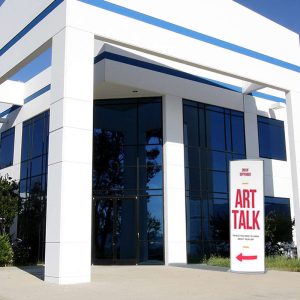 Totem pubblicitario Bifacciale 70x250 da esterno - immagine 2