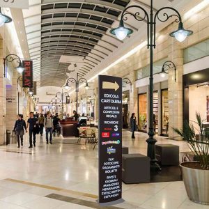 Totem Bifacciale 42x180 da interno - immagine 2