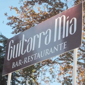 Promotional desk - Image 3