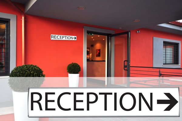 targa a parete per esterno l 15