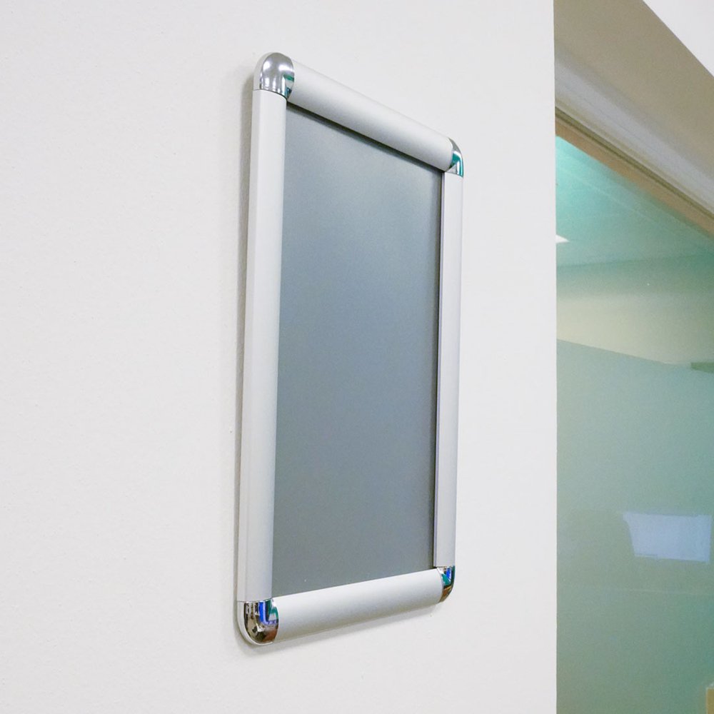 Coppia di ganci in metallo per fissaggio cornici 3