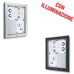 Bacheca da esterno led 4xa4 con certificazione IP56 e apertura a ribalta disponibile in grigio gotico e silver