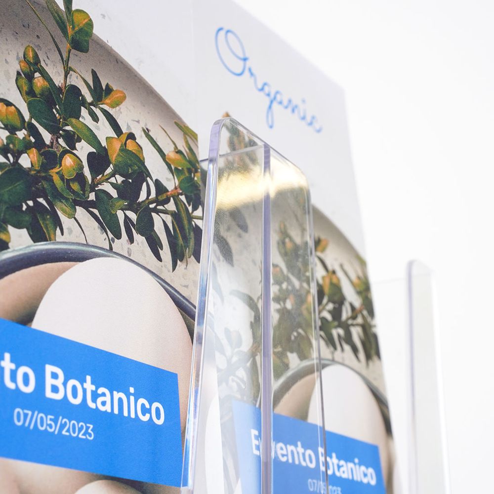 Portadepliant da parete 2 tasche 1 3 di A4 affiancate dettaglio 3