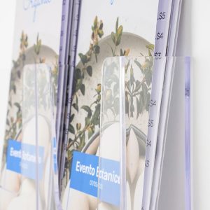 Portadepliant da parete 2 tasche 1 3 di A4 affiancate dettaglio