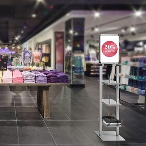 espositore pubblicitario 3 ripiani porta cataloghi doppia cornice a3 ambientata