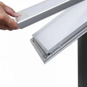 Bacheca autoportante per esterno A4 con illuminazione - immagine 7