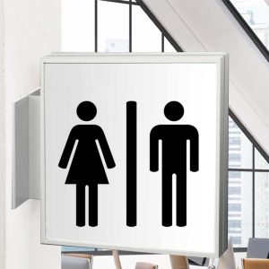 Targa a bandiera segnaletica interna design ultra piatta ambientata 1