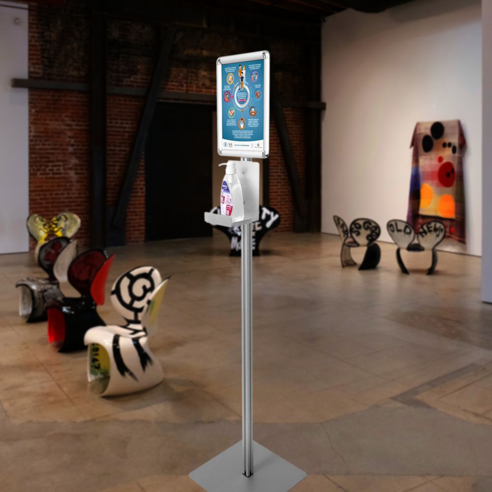 Espositore autoportante alluminio colonnina porta dispenser disinfettante sapone con profilo da 30 ambientata