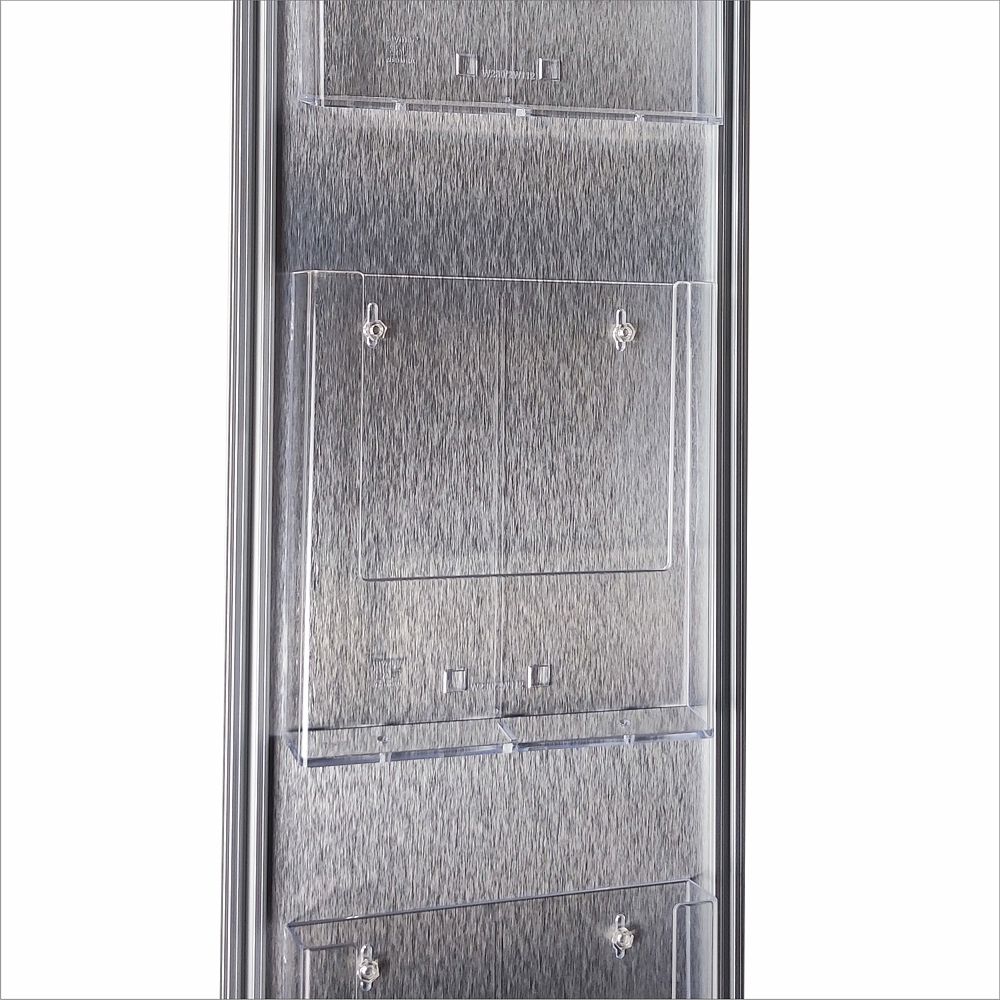 Espositore pubblicitario da terra con tasche portadepliant A4 con divisorio 1 3 A4 dettaglio tasca