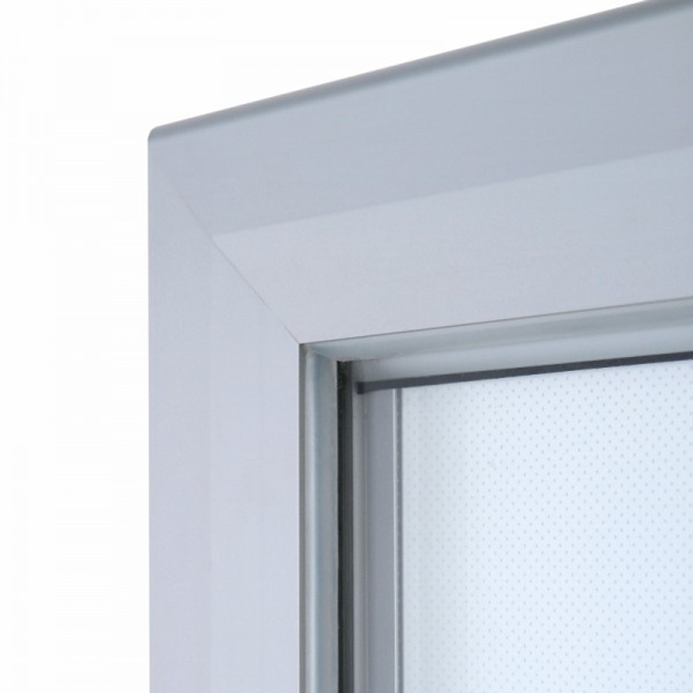 Bacheca certificata con illuminazione led per esterni porta poster 70x100 e 100x140 dettaglio