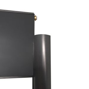 Coppia montanti piantana per segnaletica da esterno dettaglio inserimento listello 2