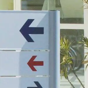 Piantana segnaletica esterni dettaglio listelli