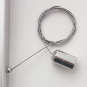 Cornice a scatto 50x70 da vetrina con illuminazione LED dettaglio attacco a soffitto