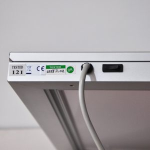 Cornice a scatto 50x70 da vetrina con illuminazione LED dettaglio interruttore