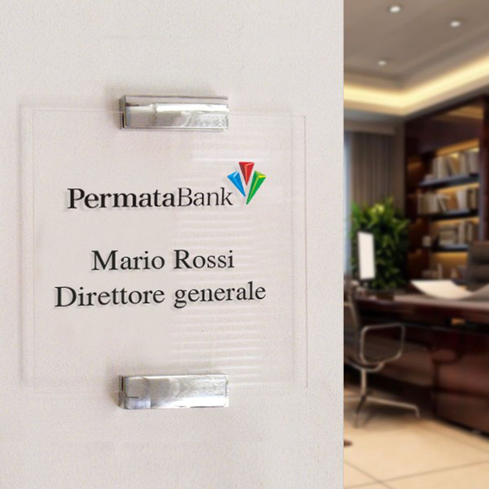 Targhe in acrilico trasparente senza fori per distanziali disponibile in vari formati 3