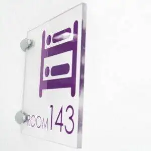 Targhe in acrilico trasparente senza fori per distanziali disponibile in vari formati 5