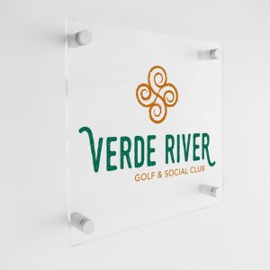 Targhe in plexiglass trasparente con fori per distanziali disponibile in vari formati 3