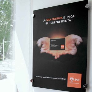 Blister di 4 distanziali perimetrali in alluminio cromo lucido ambientato