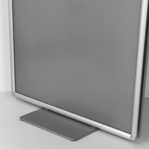 Cavalletto pubblicitario 70x100 con base ultrapiatta dettaglio base