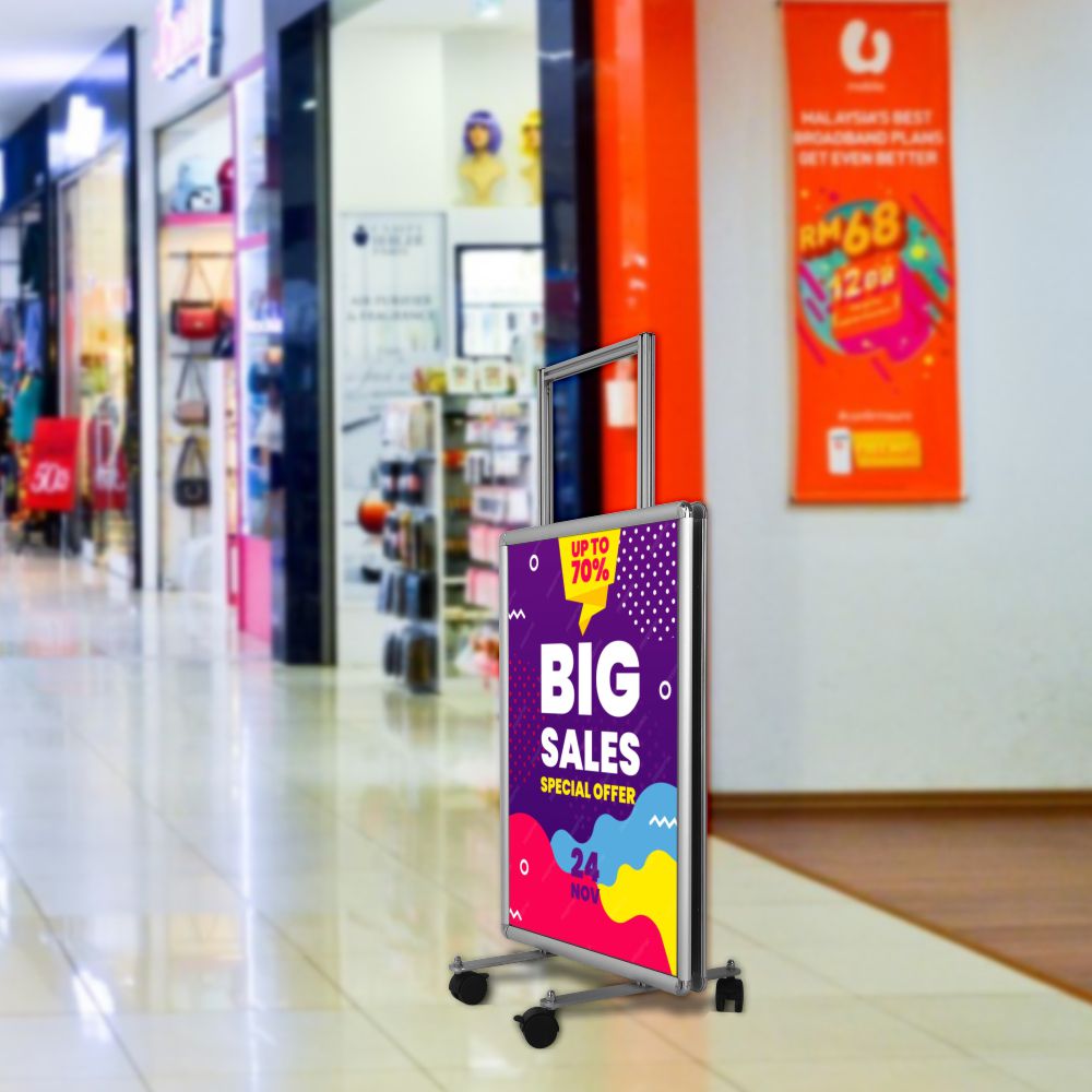 Cavalletto pubblicitario trolley 50x70 ambientato