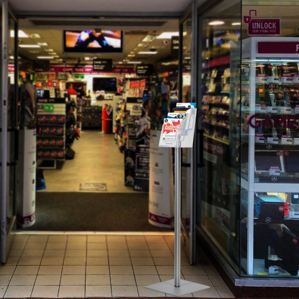 Portadepliant a piantana 4 tasche A5 serie quadra ambientato