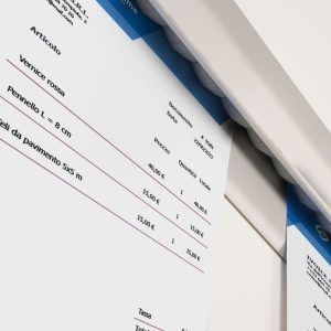 Barra in alluminio da parete porta comande dettaglio