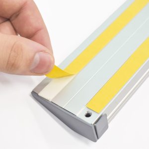 Barra in alluminio da parete porta comande retro