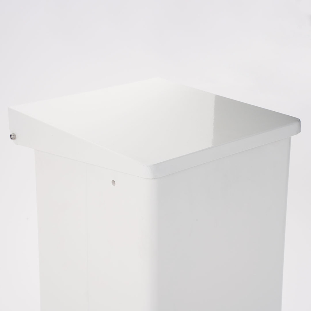 Pattumiera haccp con pedale dettaglio coperchio 2