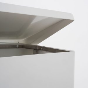 Pattumiera haccp con pedale dettaglio coperchio aperto