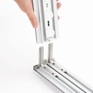 Totem luminoso a LED completo di stampa su tessuto dettaglio montaggio