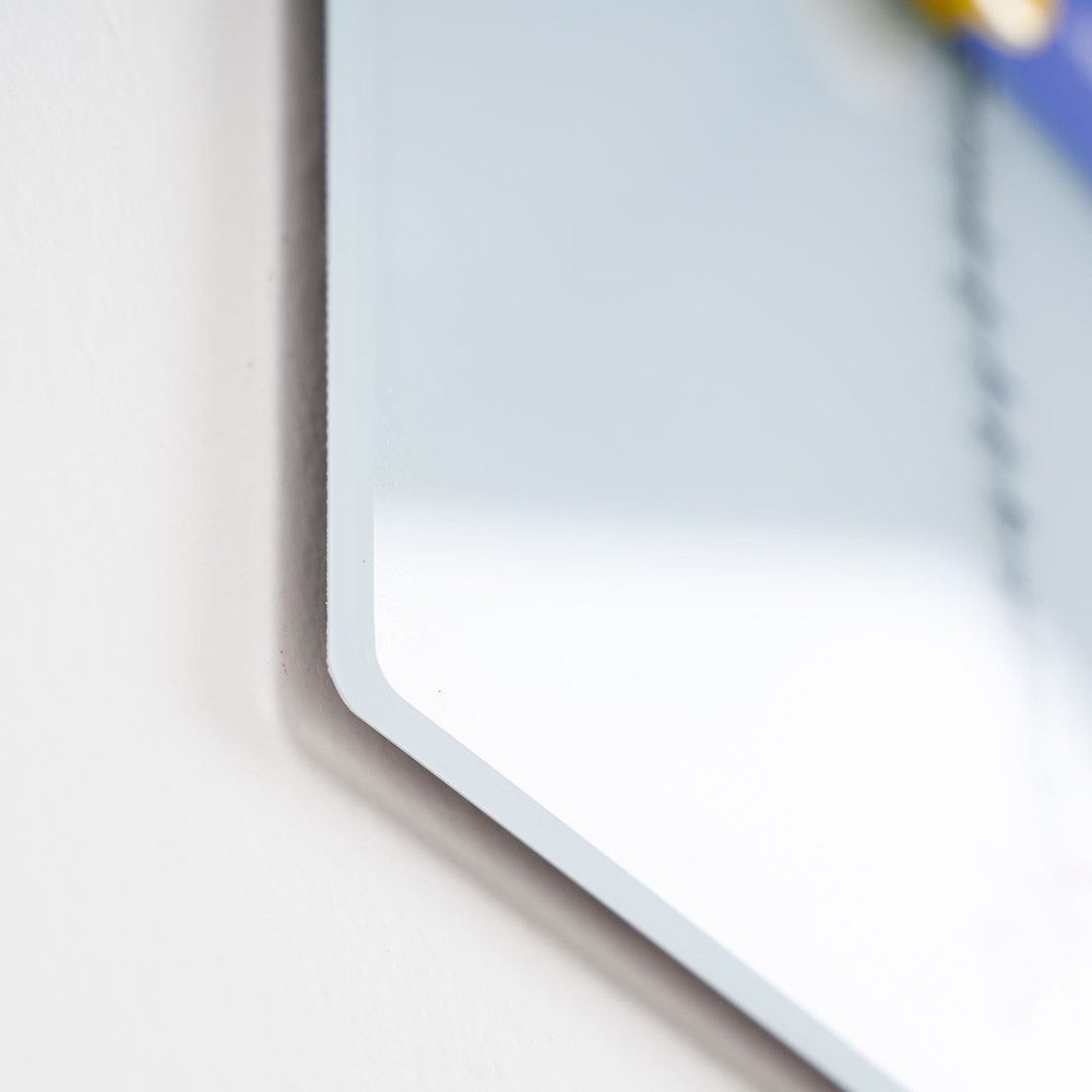 Lavagna magnetica bianca in vetro temperato scrivibile e cancellabile dettaglio angolo