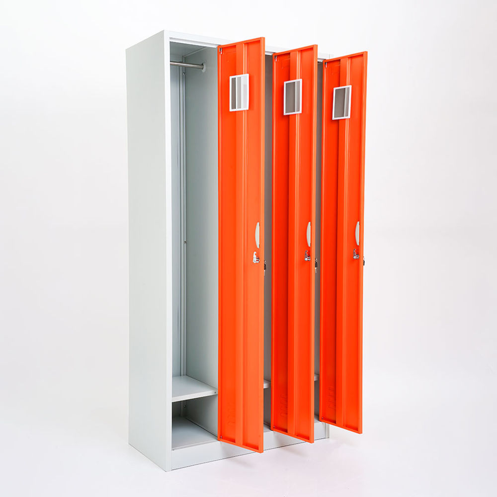 Vestiaire mètallique 3 portes avec serrure et accessoires internes_détail de la porte ouverte