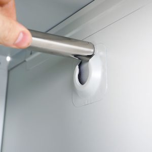 Vestiaire mètallique porte-détail de la porte ouverte-détail de barre à vêtements amovible