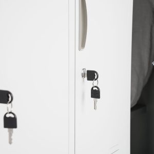 Vestiaire mètallique porte-détail de la porte ouverte-détail de la serrure à clé