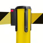 Colonnina-segna-percorso-gialla-base-piatta-nastro-giallo-nero-3-metri-2